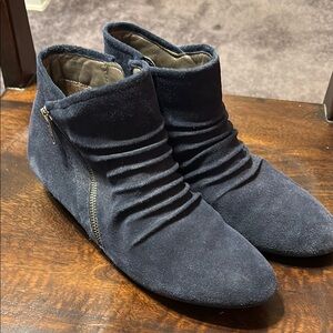 Women’s Suede Ankle Boots - Dark Blue